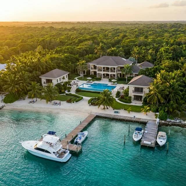 Seller Financing in Belize: How Foreign Buyers Structure Owner Financing When Mortgages Aren't Available